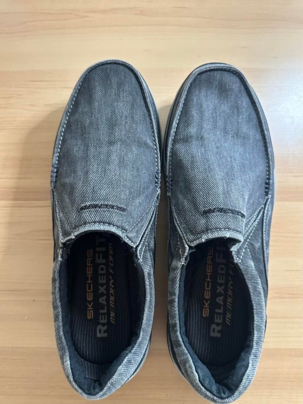 Skechers Mens Relaxed Fit Memory Foam Canvas Slip On Loafers Gray Size 11